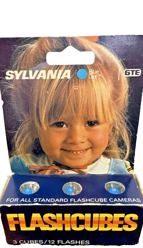 Vintage GTE Sylvania Blue Dot Flash Cubes 3 Cubes New old stock in box.