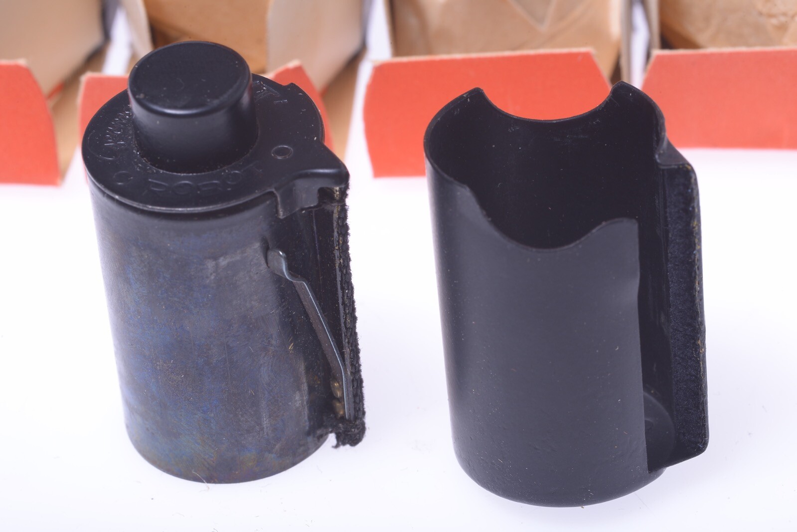 ✅ 1 ROBOT T CAMERA 35MM BULK FILM MAGAZINE CANISTER + SPOOL *NEVER USED*