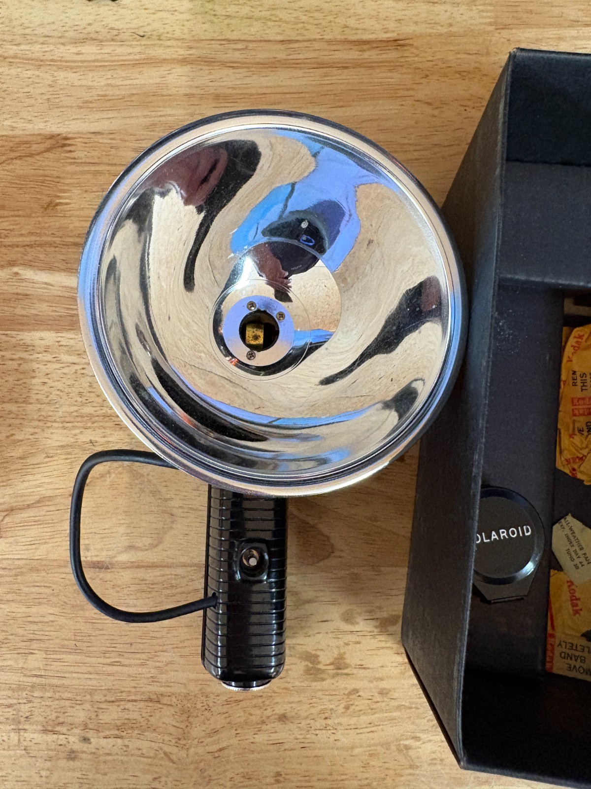 KODAK STANDARD FLASHOLDER With Box . No bulbs. Not Tested