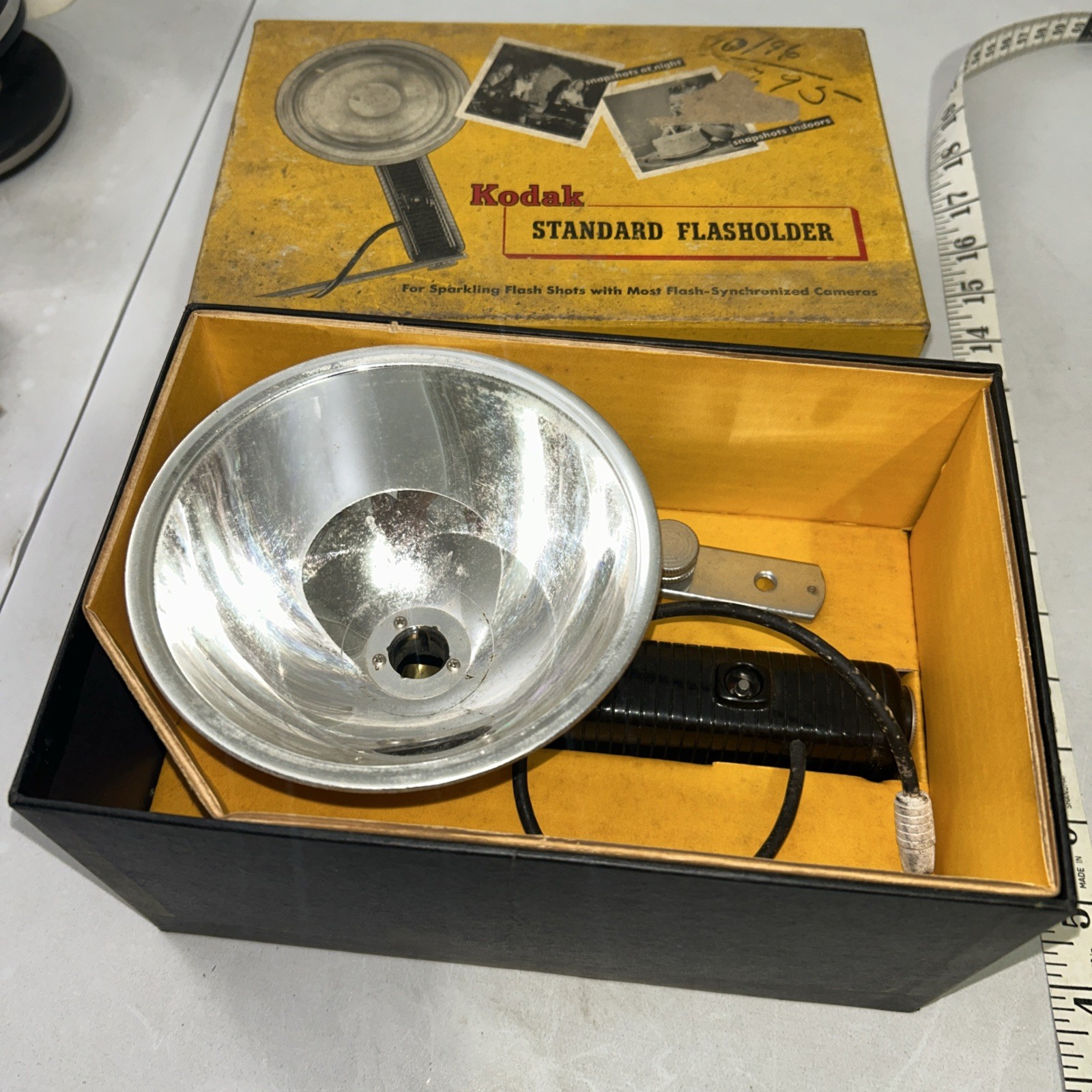 KODAK STANDARD FLASHOLDER, BOXED, UNTESTED, FOR DISPLAY ONLY no. 92
