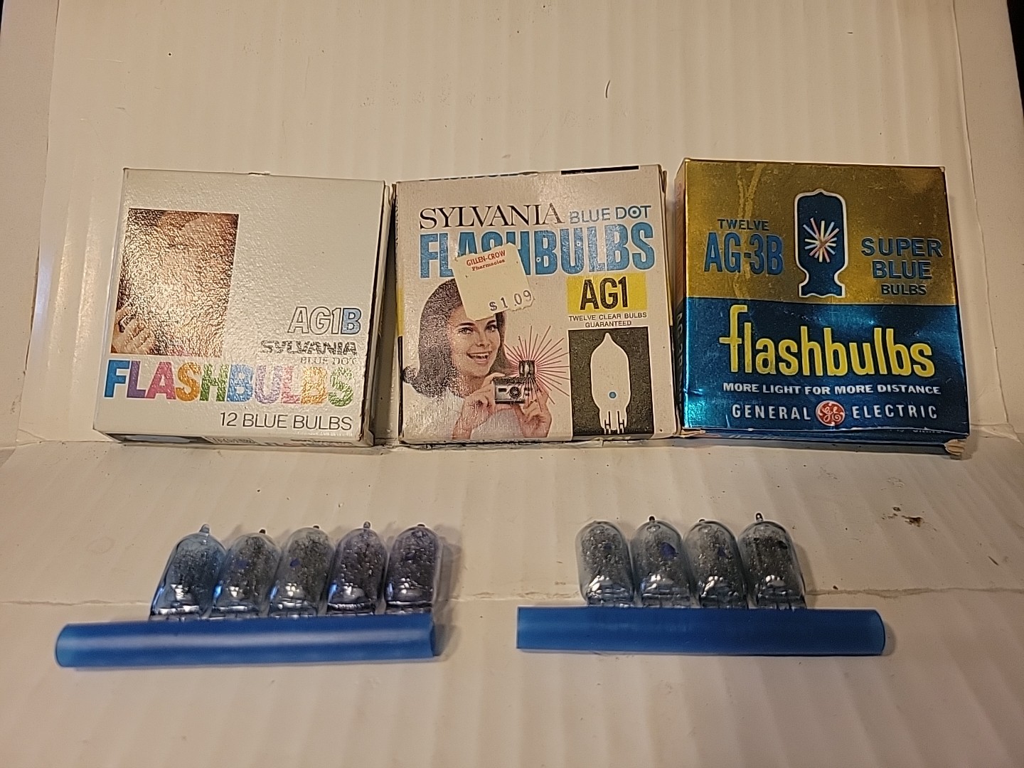 Vintage Sylvania Blue Dot AG1, AG1B and AG3 27 Bulbs total