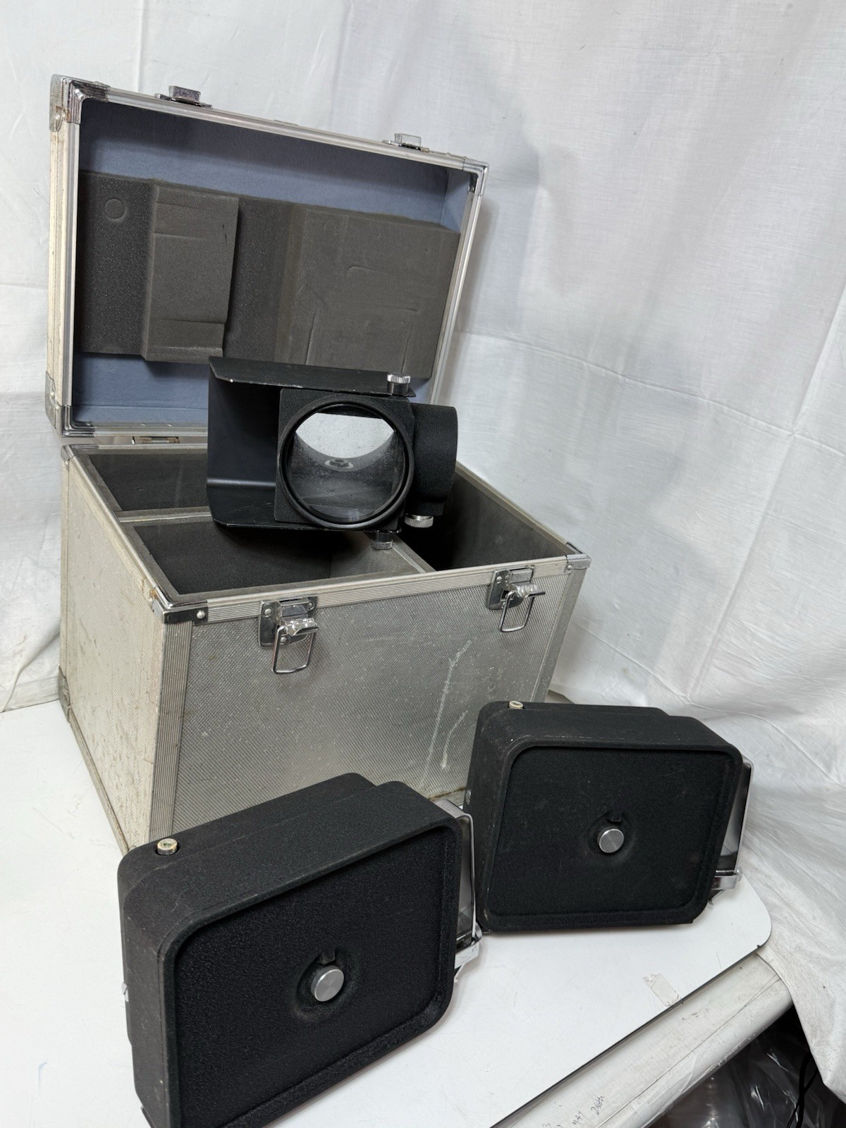 Vintage 16mm Film Camera Accessory Lot 400ft Magazines Viewfinder Flight Case