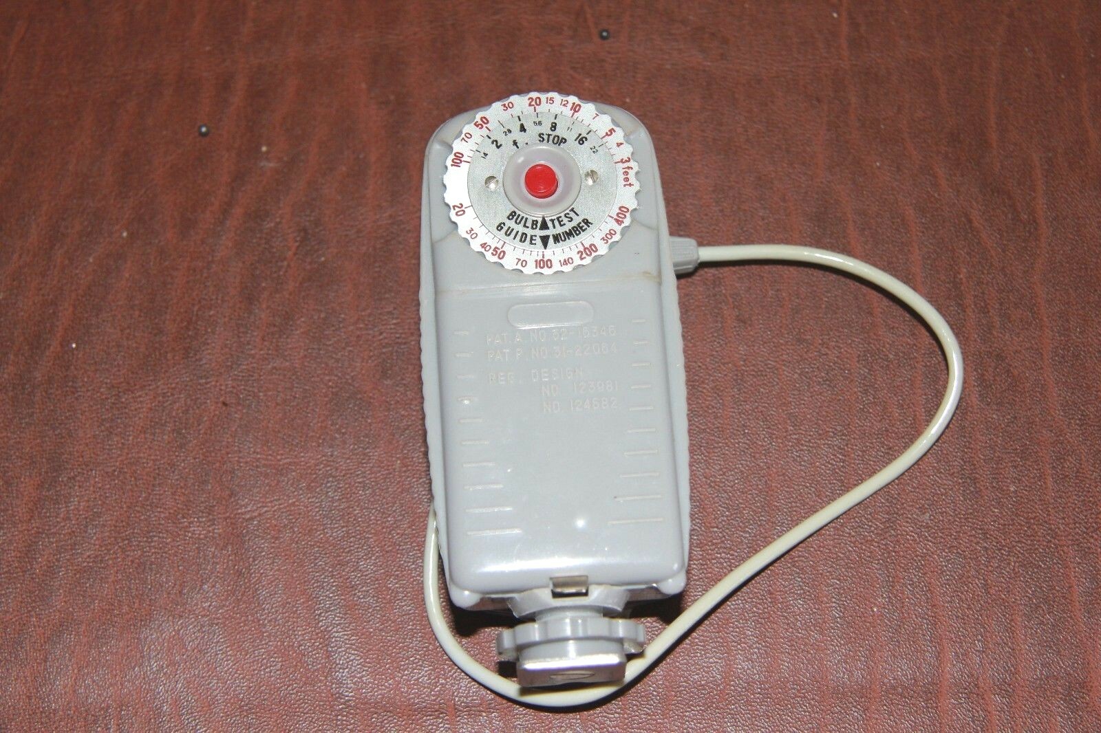 VINTAGE ULTIMA FLASH UNIT WITH CASE – FROM THE ’50S! – EXCELLENT CONDITION