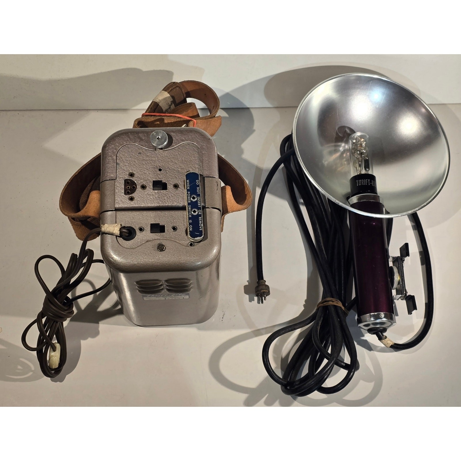 Thrift-Lite BP-25 Portapack Flash Unit Vintage Acousicraft Chicago