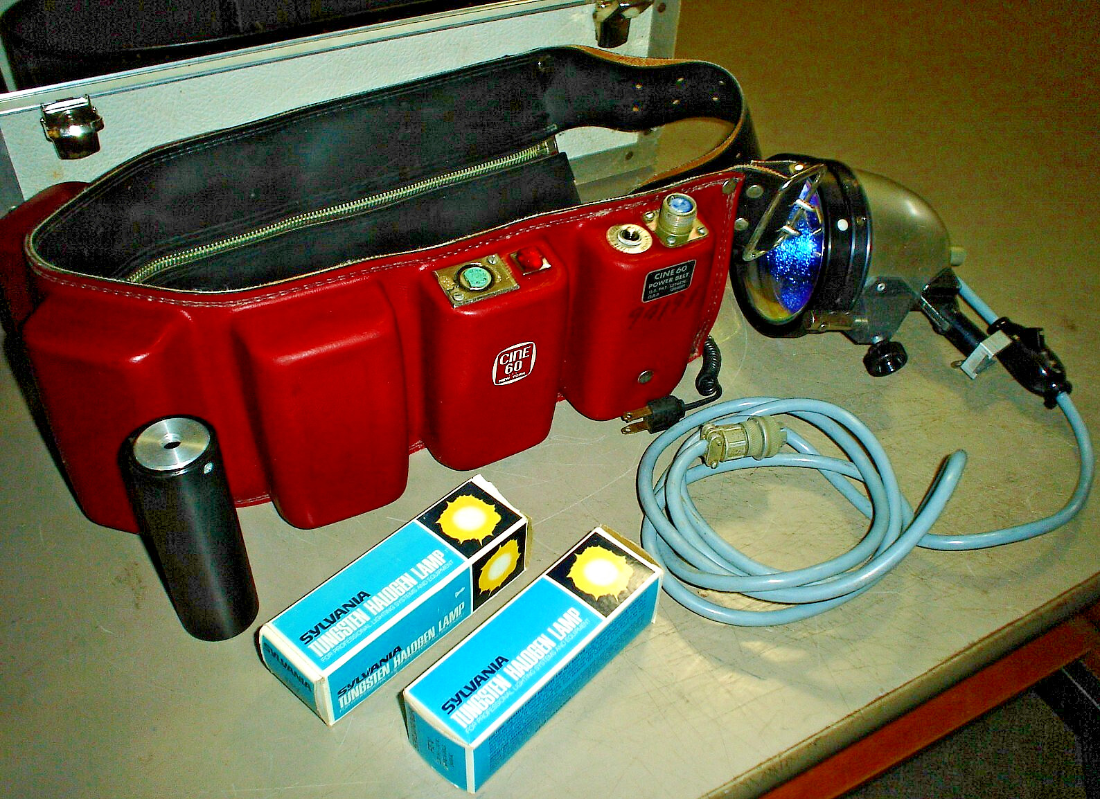 Vintage Cine 60 Cameraman Battery Power Belt with Lamp Extra Bulbs and Case