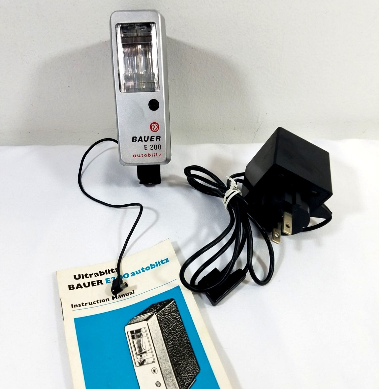 Bauer E 200 Autoblitz Flash With Cord Made In Germany Vintage