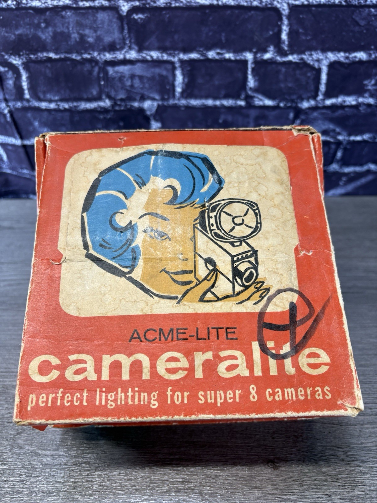 Acme-Lite Cameralite by GE Top Mount light for Super 8 Cameras