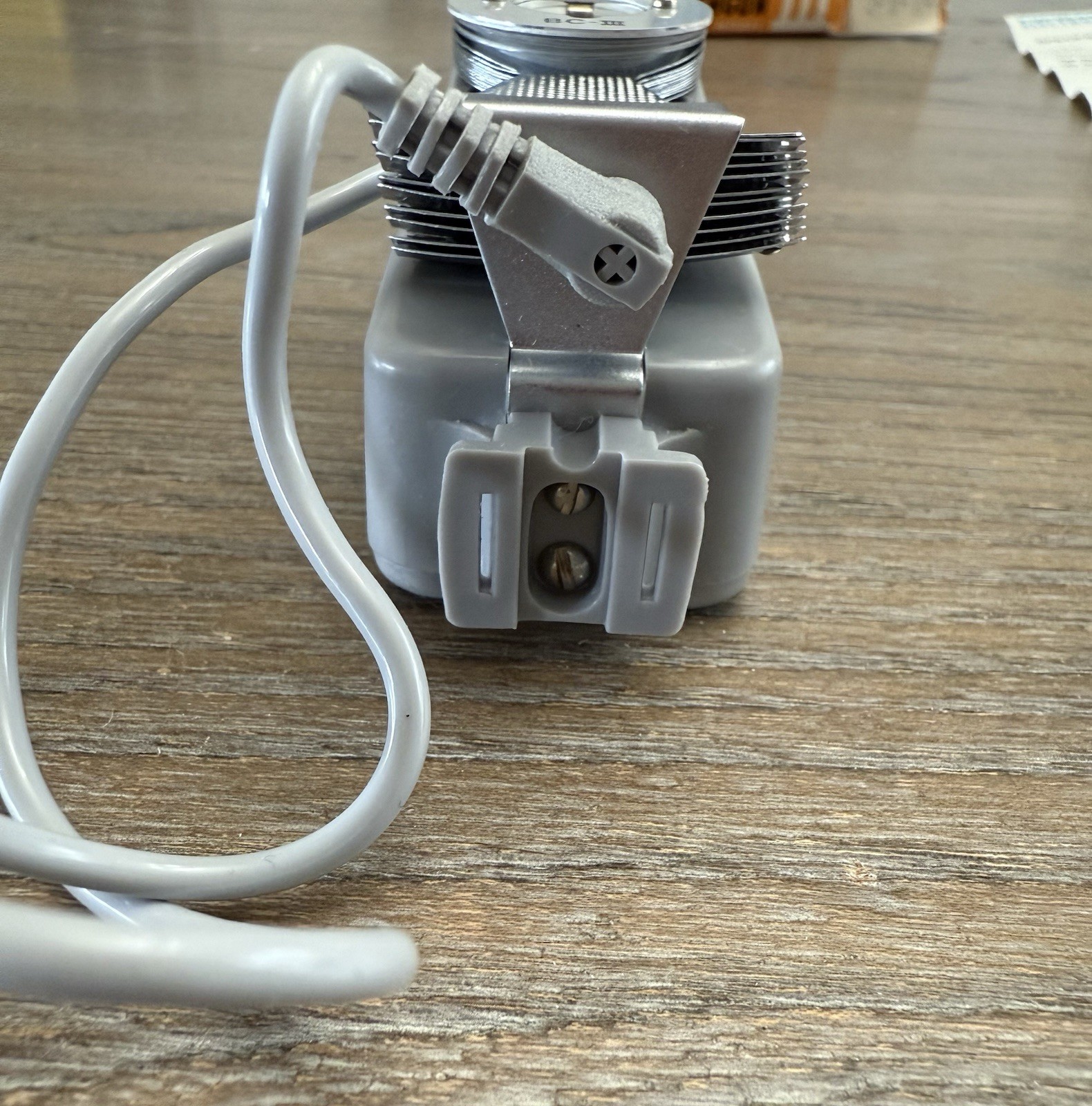 Morris Popular BC Flashgun Model III 3 Way Socket Complete. Vintage Excellent