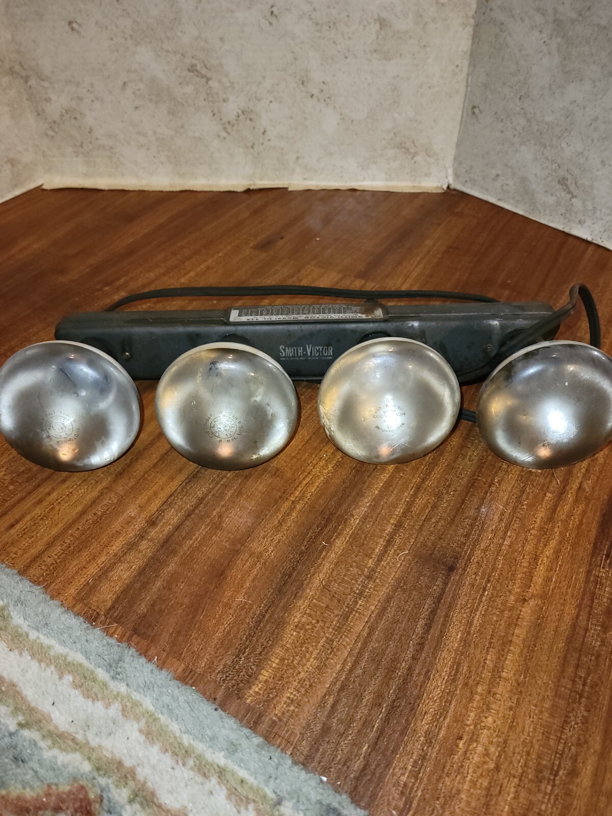Vintage Smith-Victor Model GL 43X Light Bar