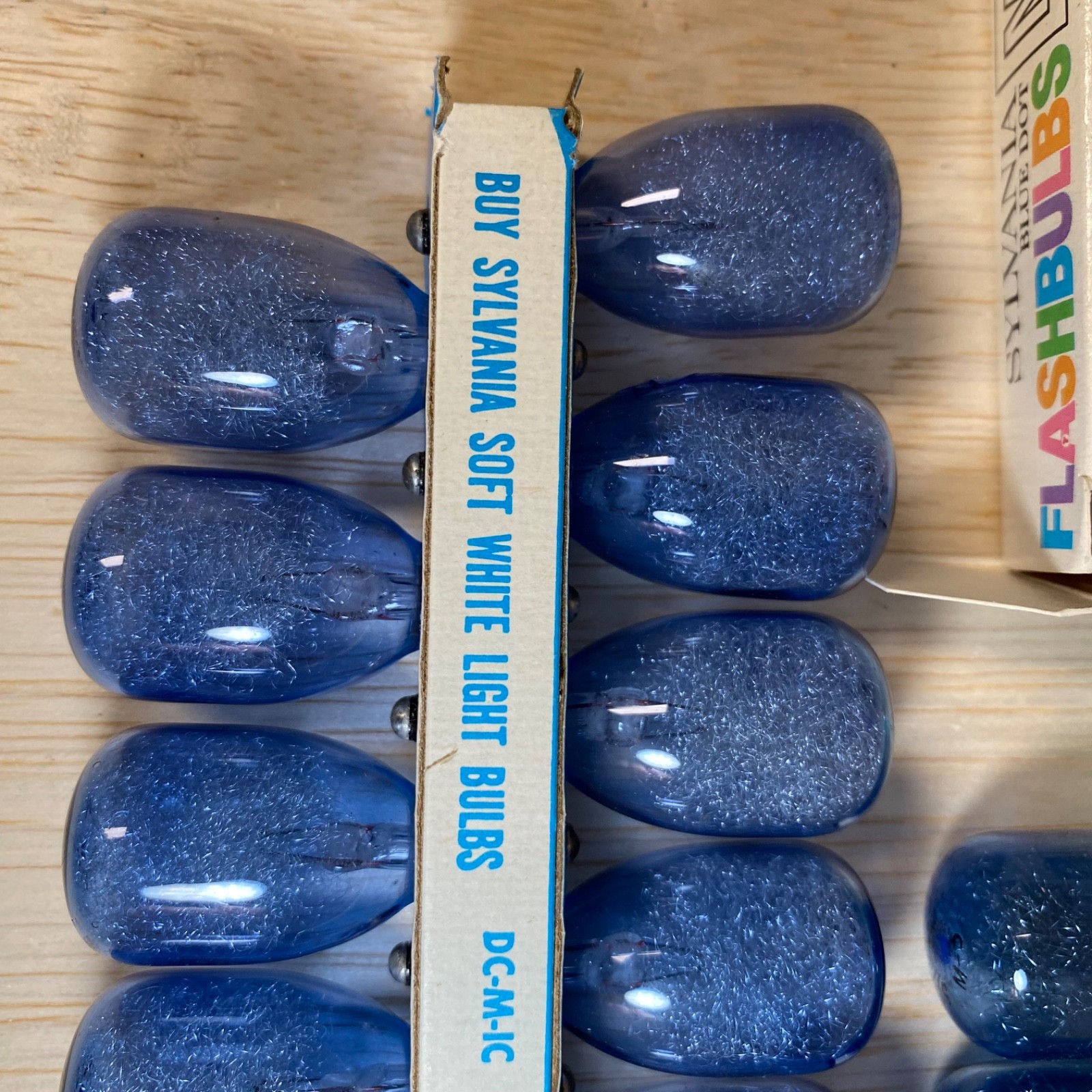 Vintage Sylvania Blue Dot Flash Bulbs 24 Bulbs M2B In Original Boxes