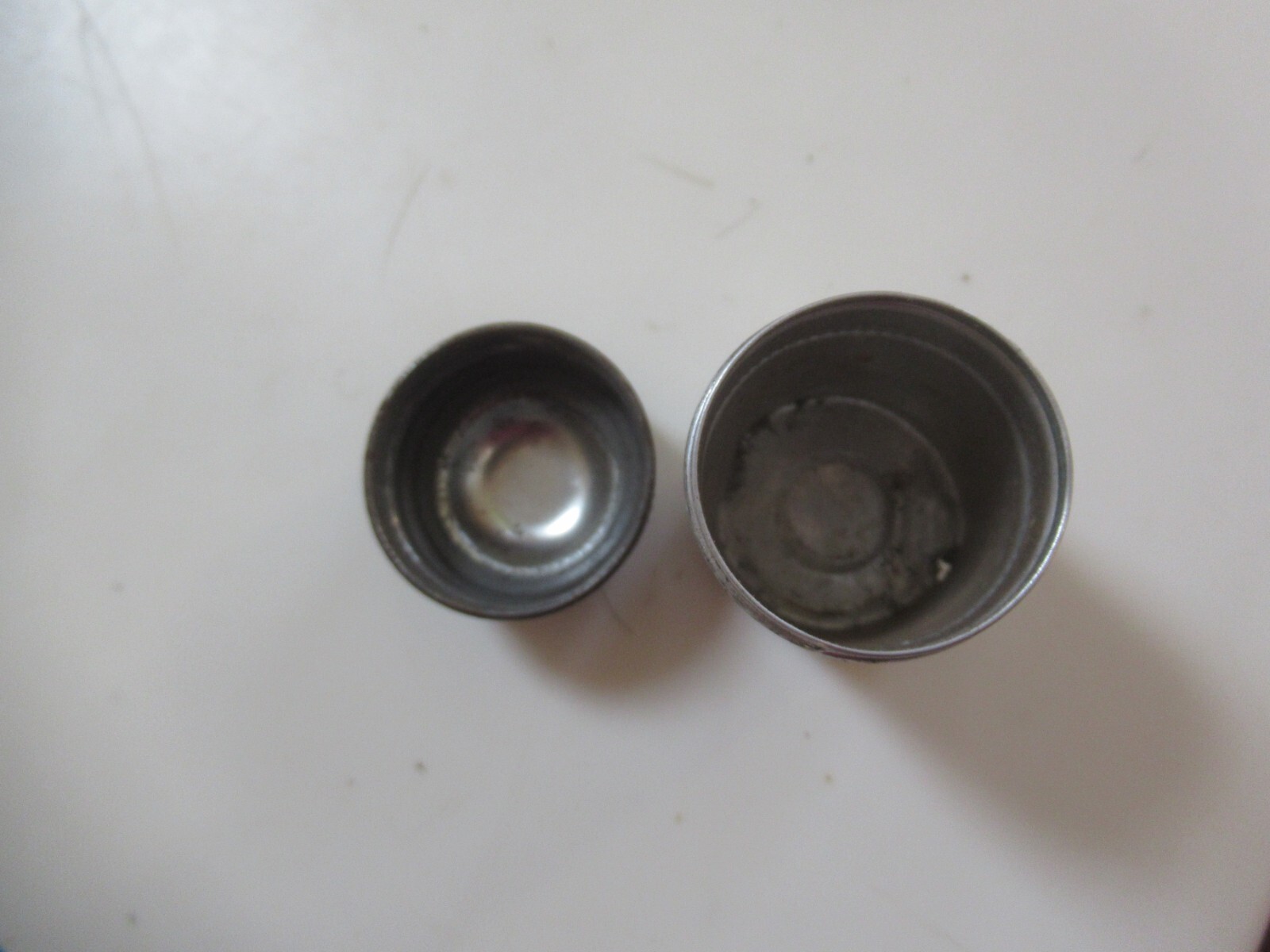 Lot of 2 Vintage Unbranded Camera Film Metal Canisters – Gray Top and Orange Top