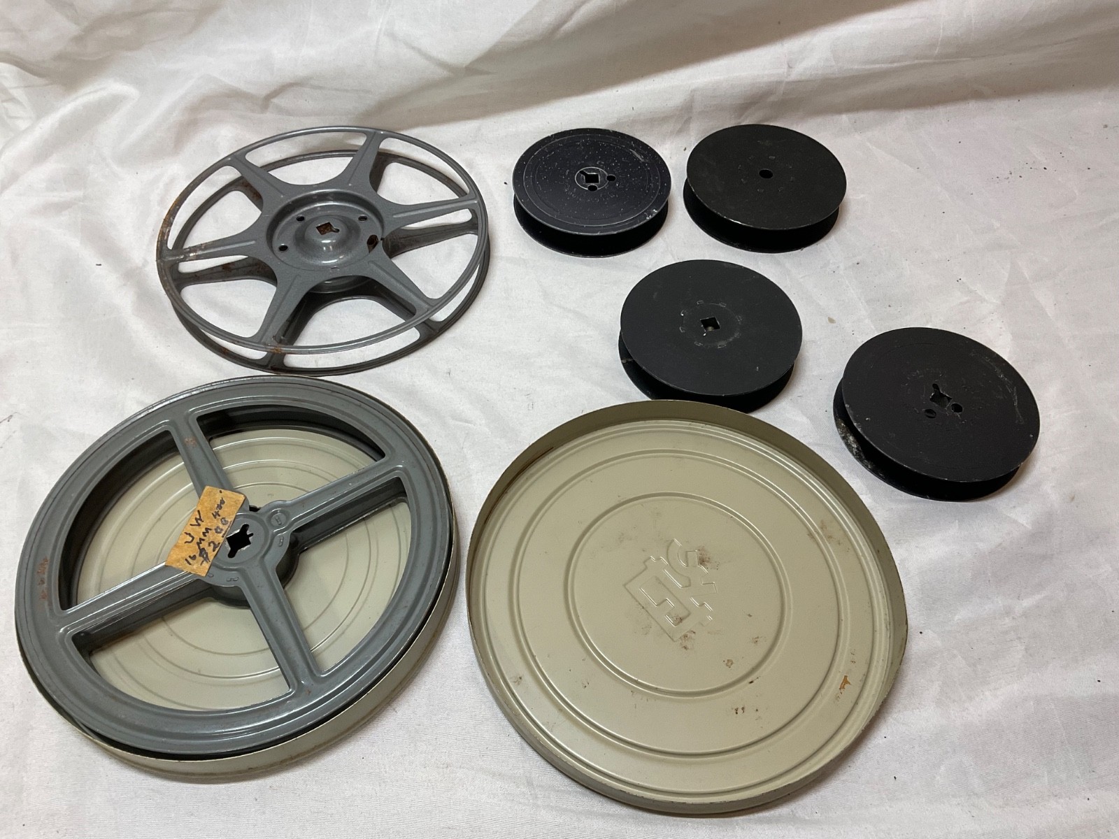 Empty 16mm Film 7″ and 3.5” Take Up Reels & Canister