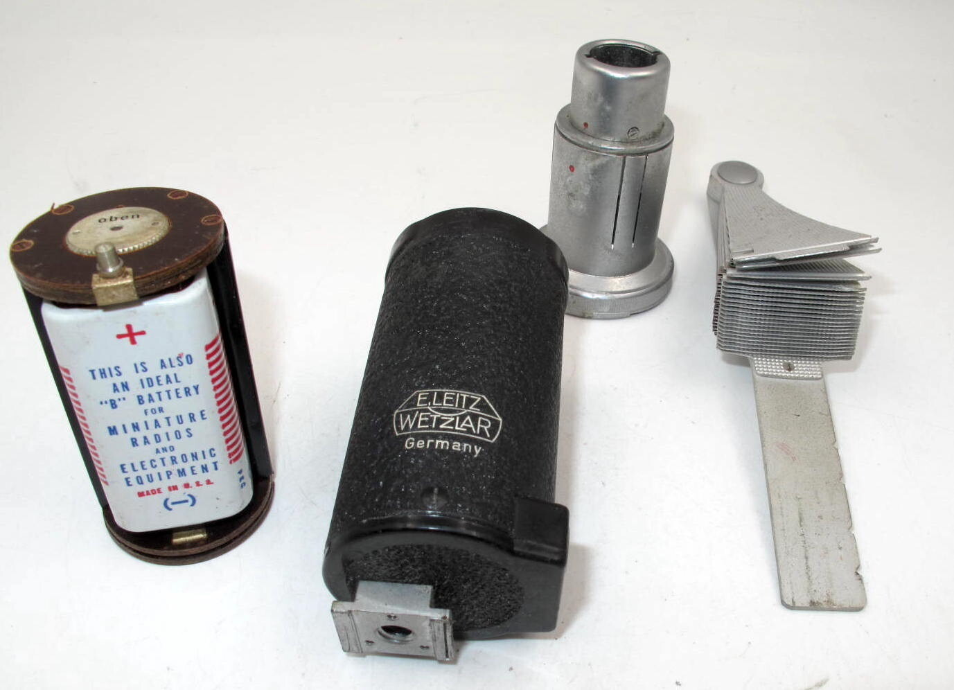 *VINTAGE* EARLY LEICA BULB FLASH UNIT-GREAT COLLECTIBLE ITEM