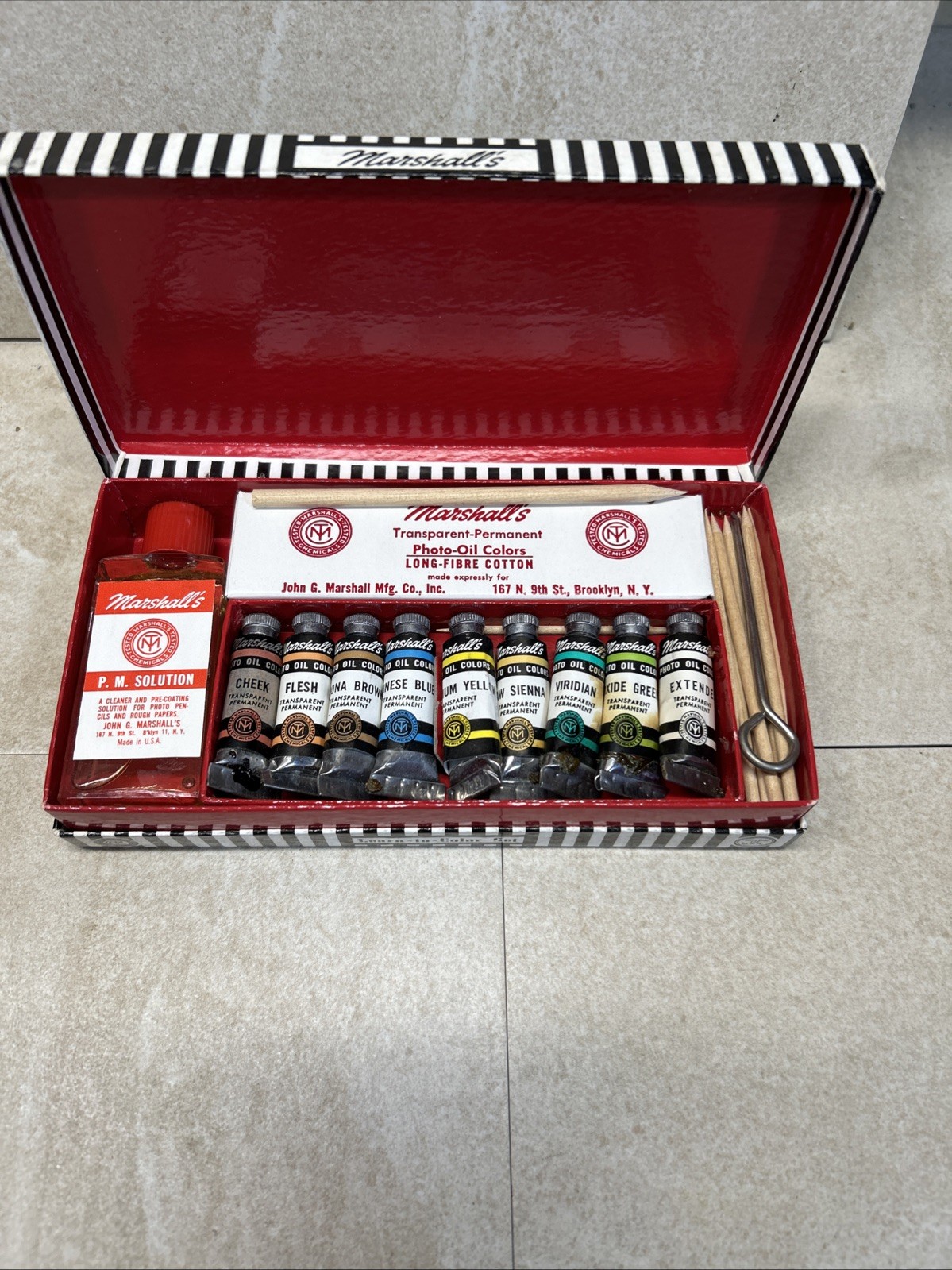 Vintage Marshall’s Photo Oil Colors Art Kit Hobby Prop – See Photos USA