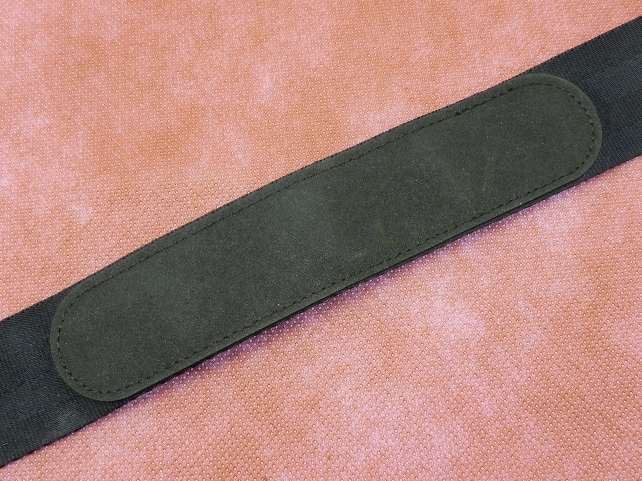 Leica 1.5 inch Wide Strap ……… Minty