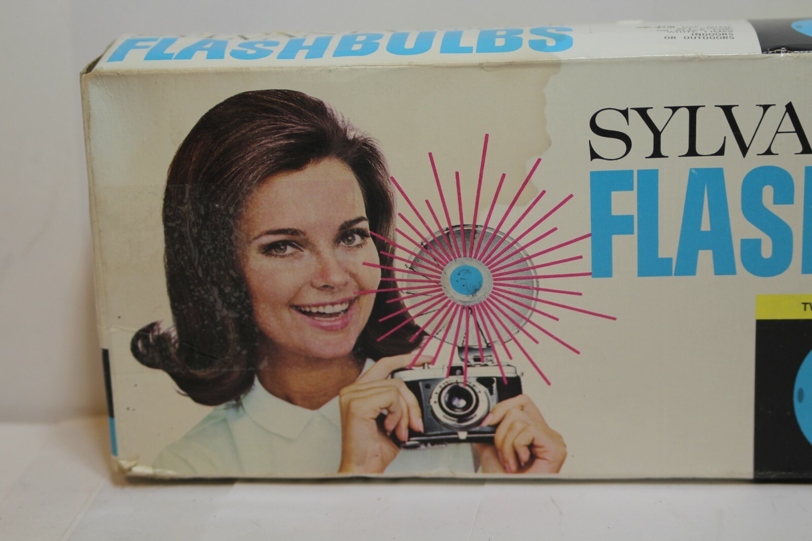 Sylvania Press 25B Blue Dot Flashbulbs Pack of 11 in original box Please read