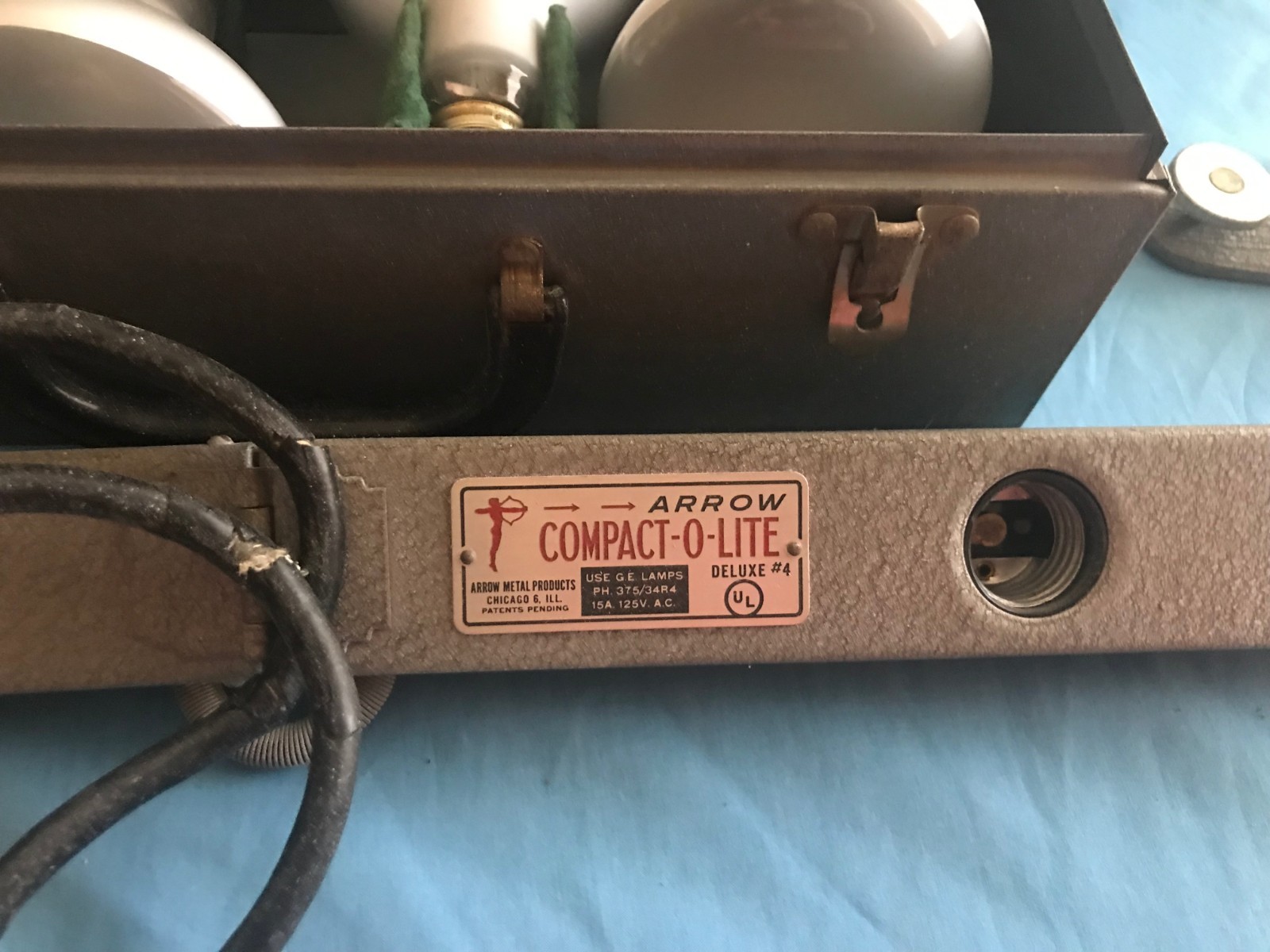 Vintage Arrow Compact-O-Lite Deluxe #4 Photography Light Bar w / Metal Case