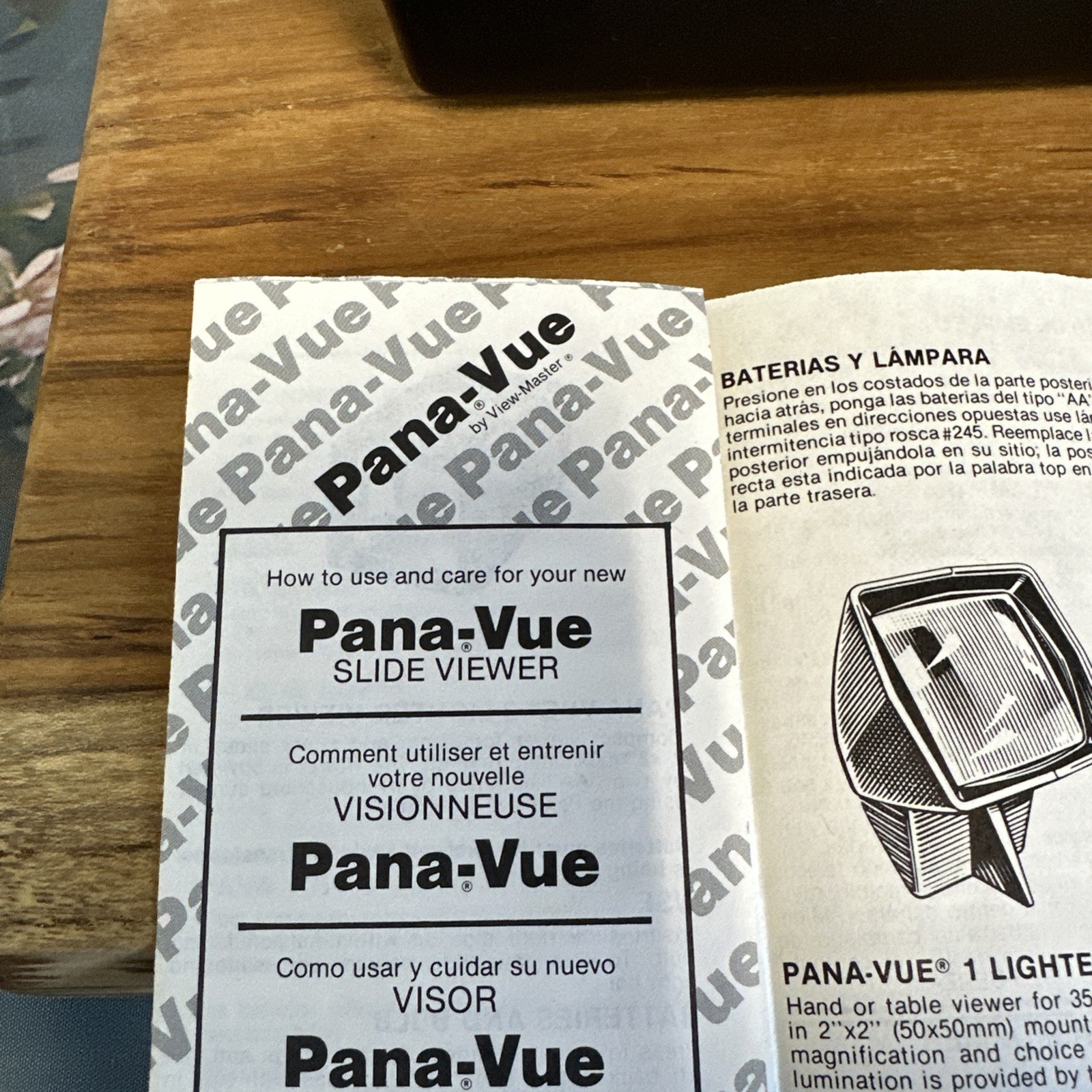 vtg Pana-Vue Automatic Lighted 2×2 Slide Viewer Original Packaging