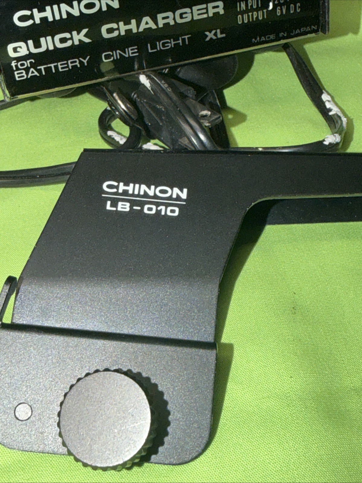 Chinon Quick Charger For Battery Cine Light XL for Parts w/ Accessories