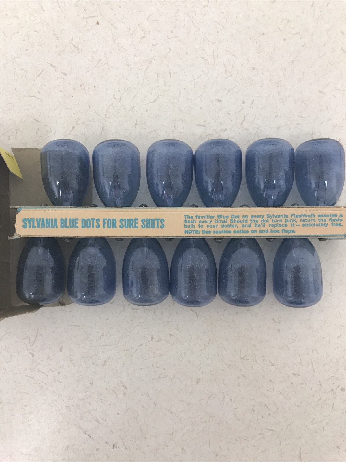 VINTAGE SYLVANIA BLUE DOT M3B FLASHBULBS – 12 bulbs in box