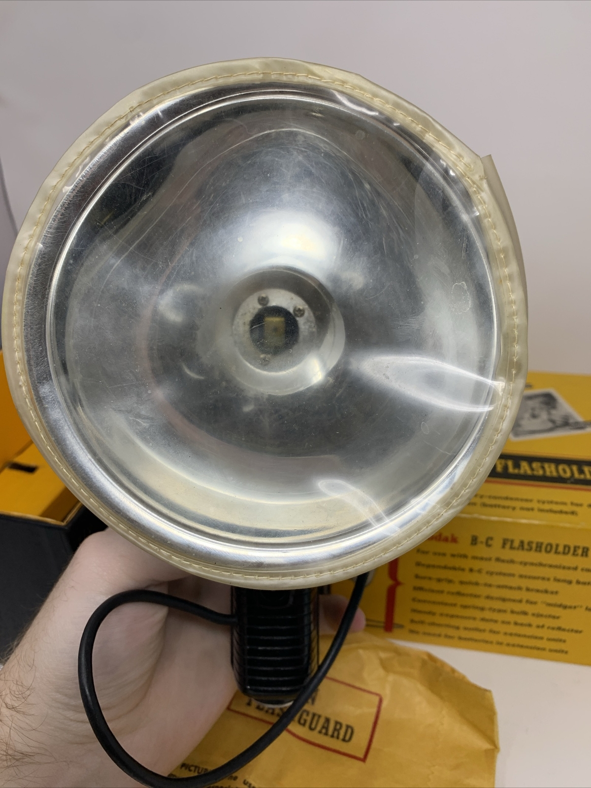VINTAGE 1950’s KODAK STANDARD FLASHOLDER – With Original Book. Read Description