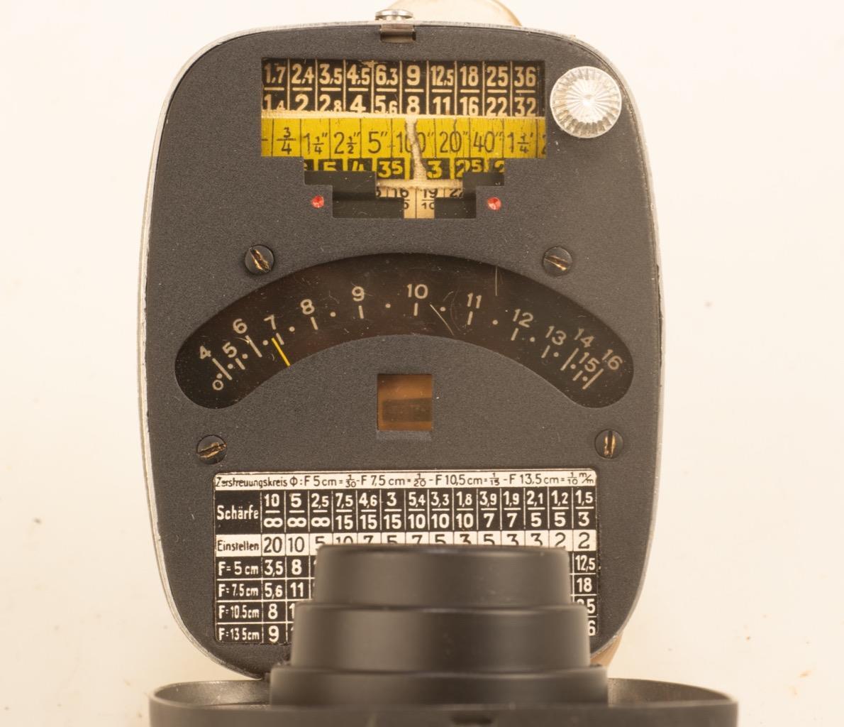 THE BERTRAM “STANDARD” LIGHTMETER – BOX, LEATHER CASE & PAPERS C1950 REF:9678V