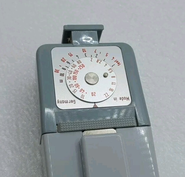 Vintage Zeiss Ikon Ikoblitz M Flash Unit – with Original Box & Instructions