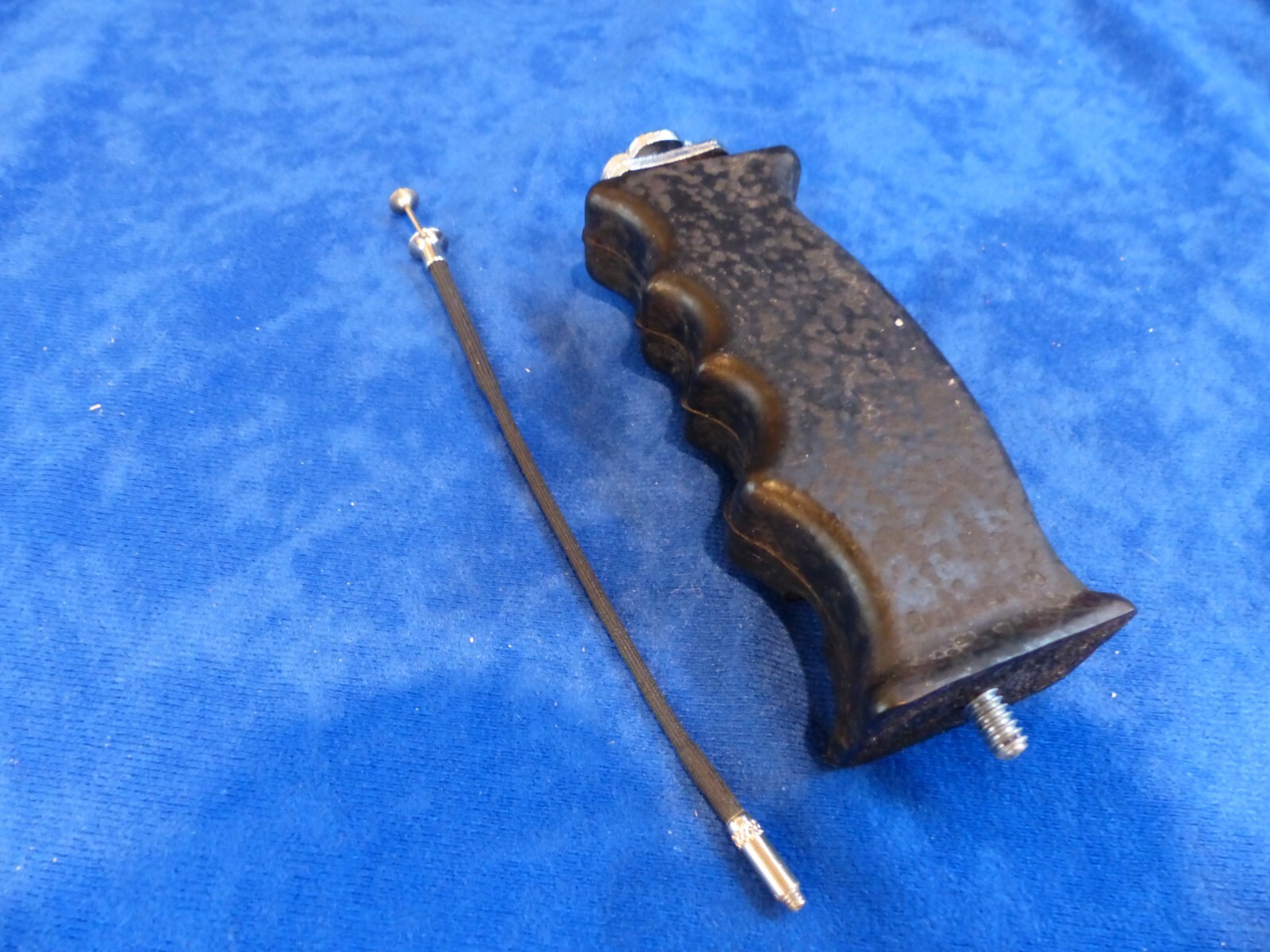 Vintage Kalimar universal hand/pistol grip in package and shutter release cable