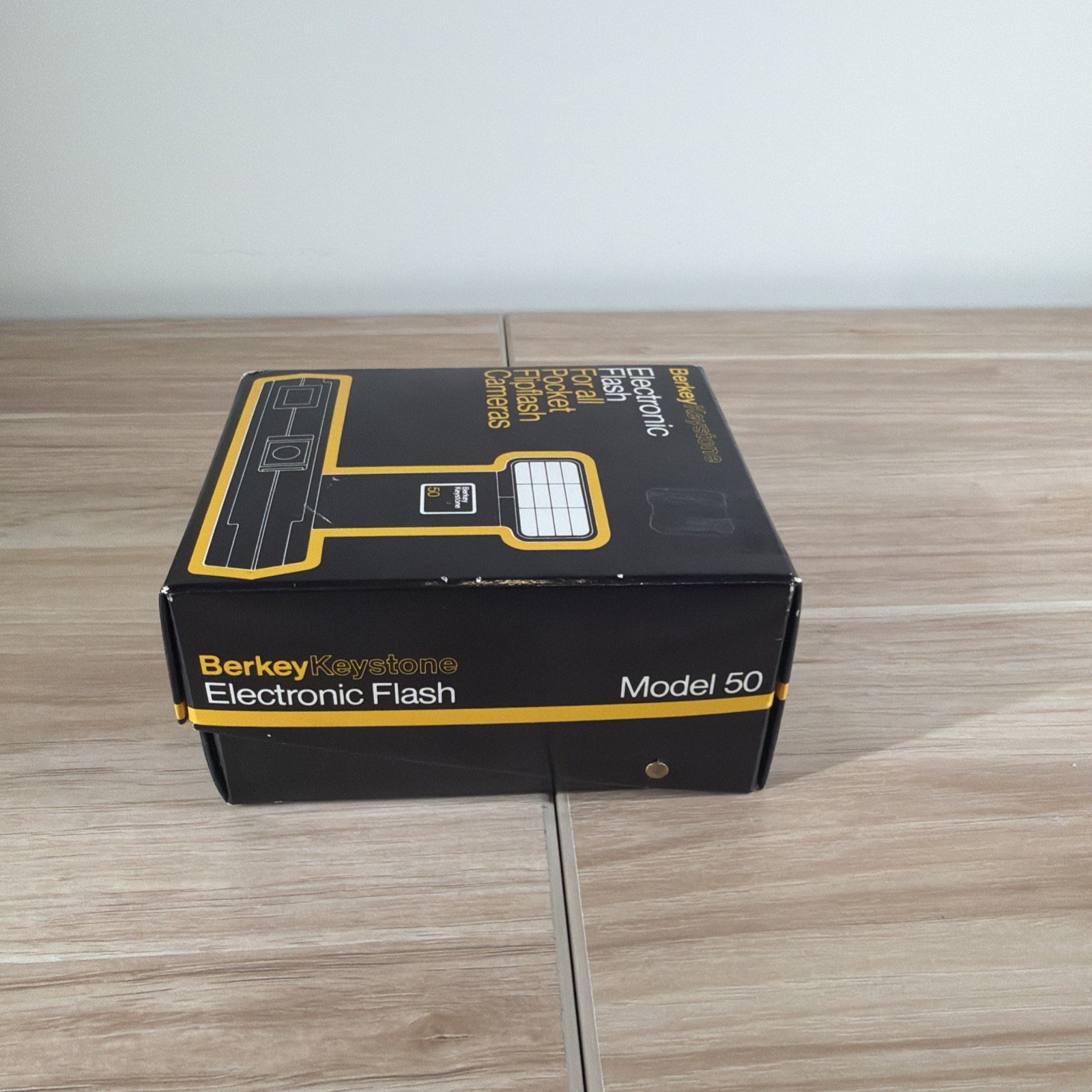 Becket Keystone Electronic Flash for Pocket Cameras, Model 50