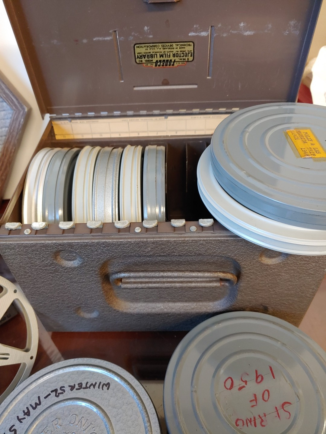 Vintage 8mm Movie Reels 5″ In Two Metal Boxes ~ 19 Total Reels Kodak Reelane