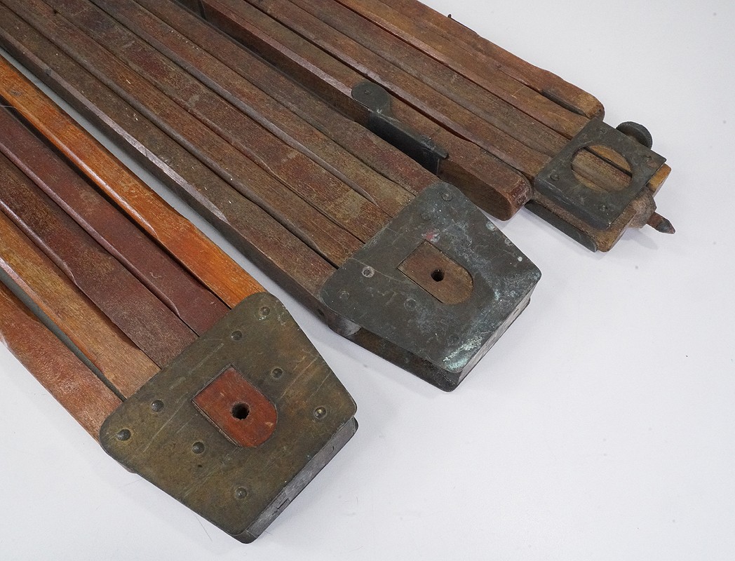 TRIPOD LEGS ONLY, UNMARKED, SET OF 3, ABOUT 60 INCHES LONG (READ)/227291