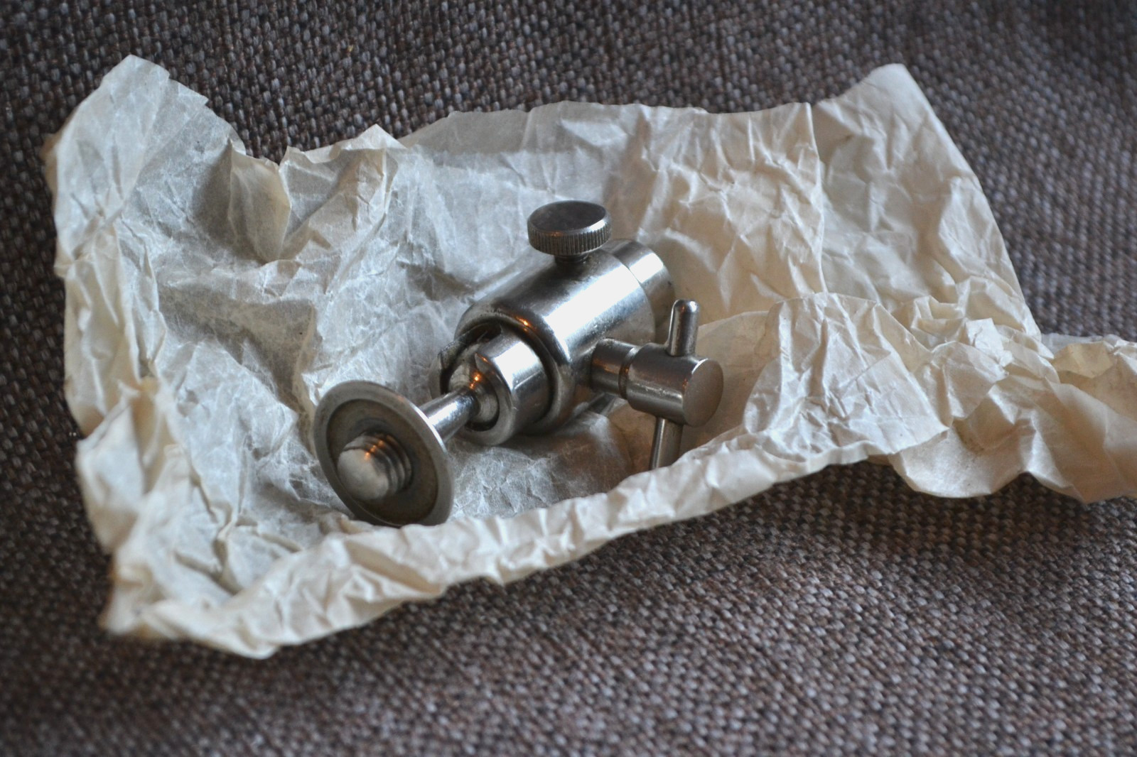 FED head (mounting) the first developments for a pocket tripod FED