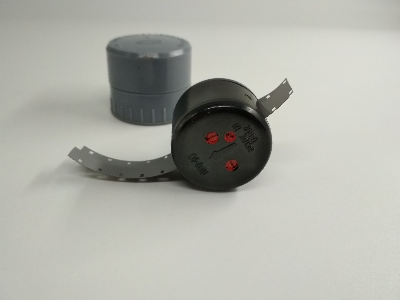 Knife for separating movie film sizes from 16 mm to 2×8 mm, made in USSR, *1228