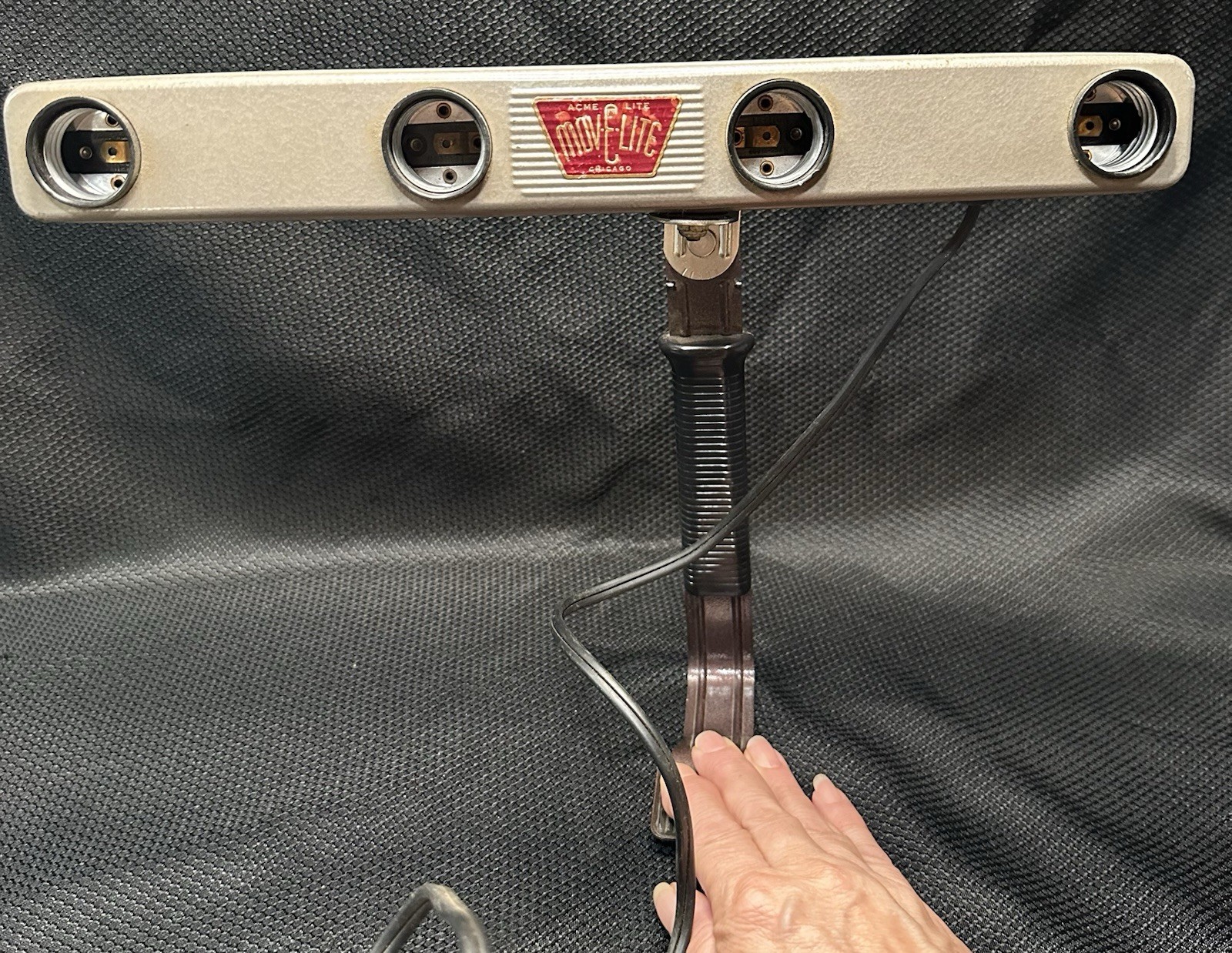 Vintage 1950’s ACME Mov-e-Lite 4-bulb Light Bar For Photography Filmmaking Metal