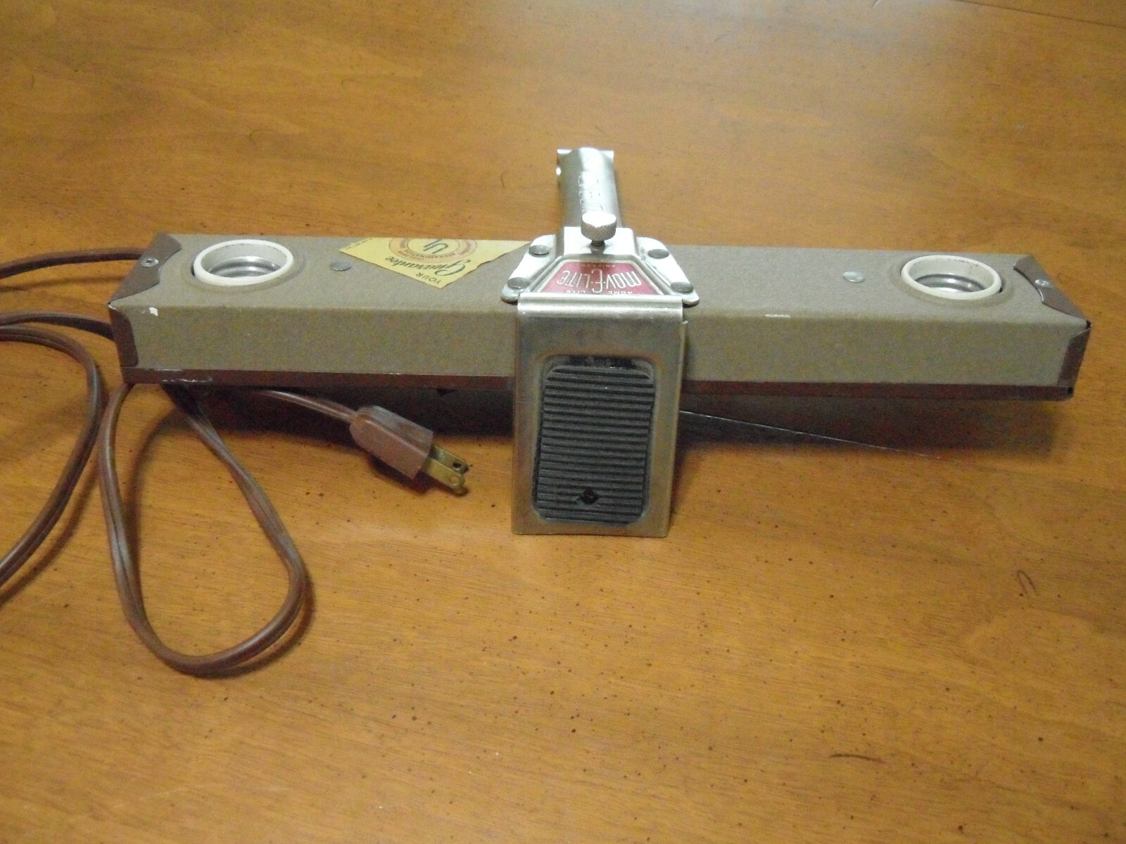 Vintage Acme Lite Mov-E-Lite 2-Bulb Acme-lite Mov-E-Lite Model No. 2 Working