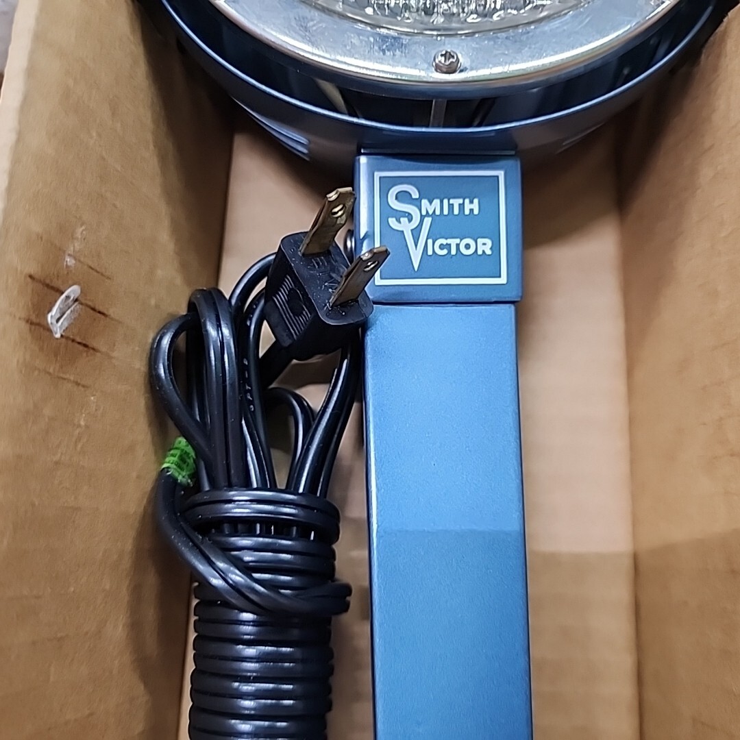 Vintage 1962 Smith-Victor L-8 Compact Spot Light Floodlight Movie Light NOS