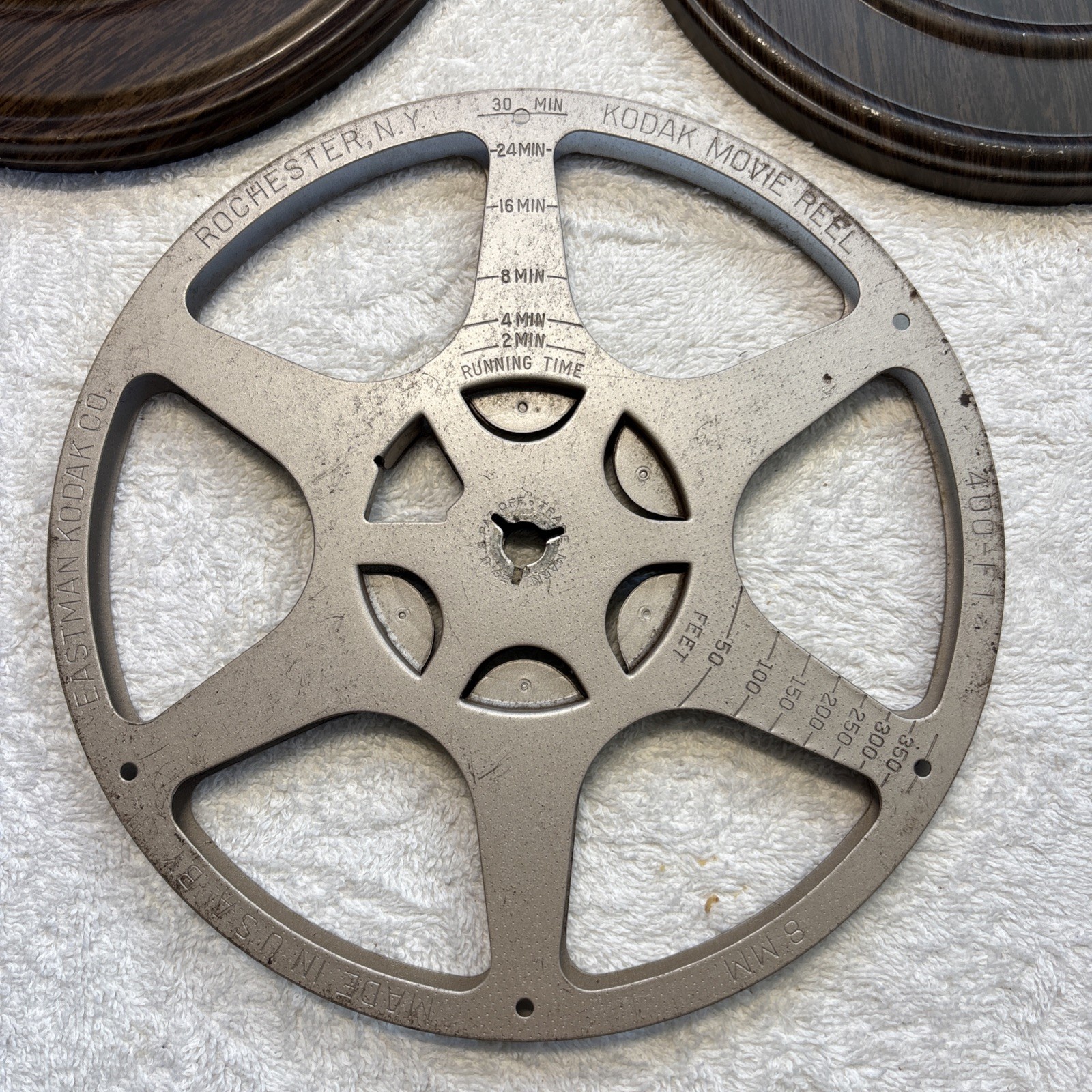 2 Dual 8 Harwood Flip-Top Dual Woodgrain Can with Harwood Reel / Kodak Reel READ