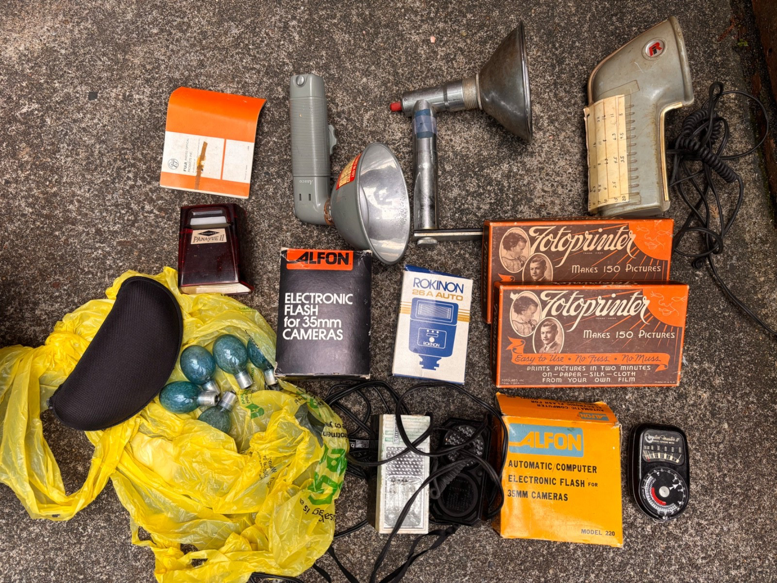Lot of Vintage Camera Flashes,Bulbs & Accessories – Ansco, Alfon , Rokinon