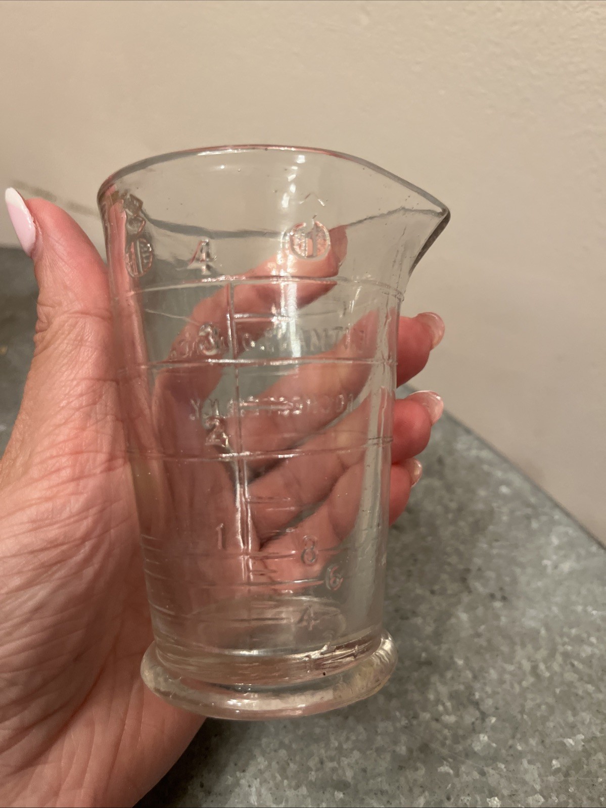 VTG. EASTMAN KODAK CO PHOTOGRAPHIC 4 Oz GLASS MEASURING BEAKER ROCHESTER NY