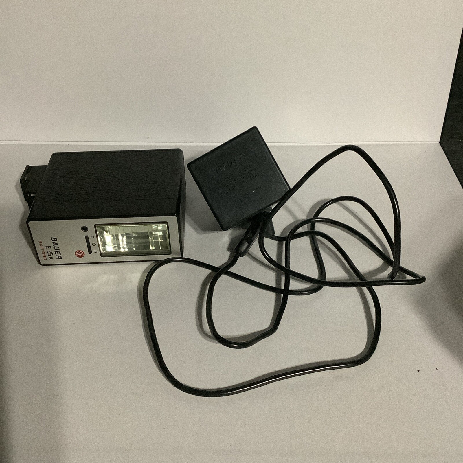 Vintage BAUER E25A Ultrablitz electronic Flash Robert Bosch *Tested*