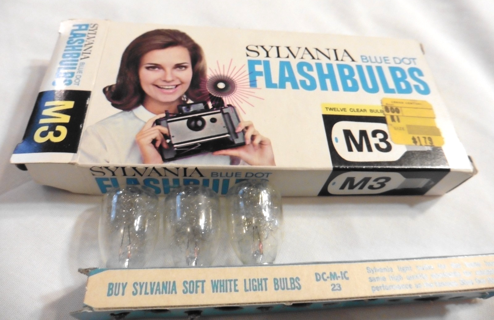 Lot of (63) Vintage Sylvania M3 Blue Dot Flashbulbs -5 Boxes +1/4/ New Old Stock