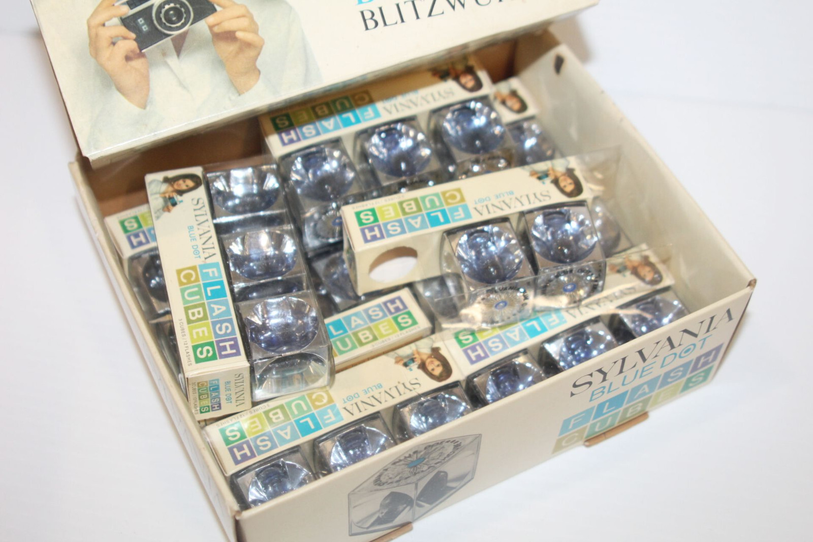 Vintage Sylvania Blue Dot Flash Cubes Store Display Box FC4 – 26/36 Open Case