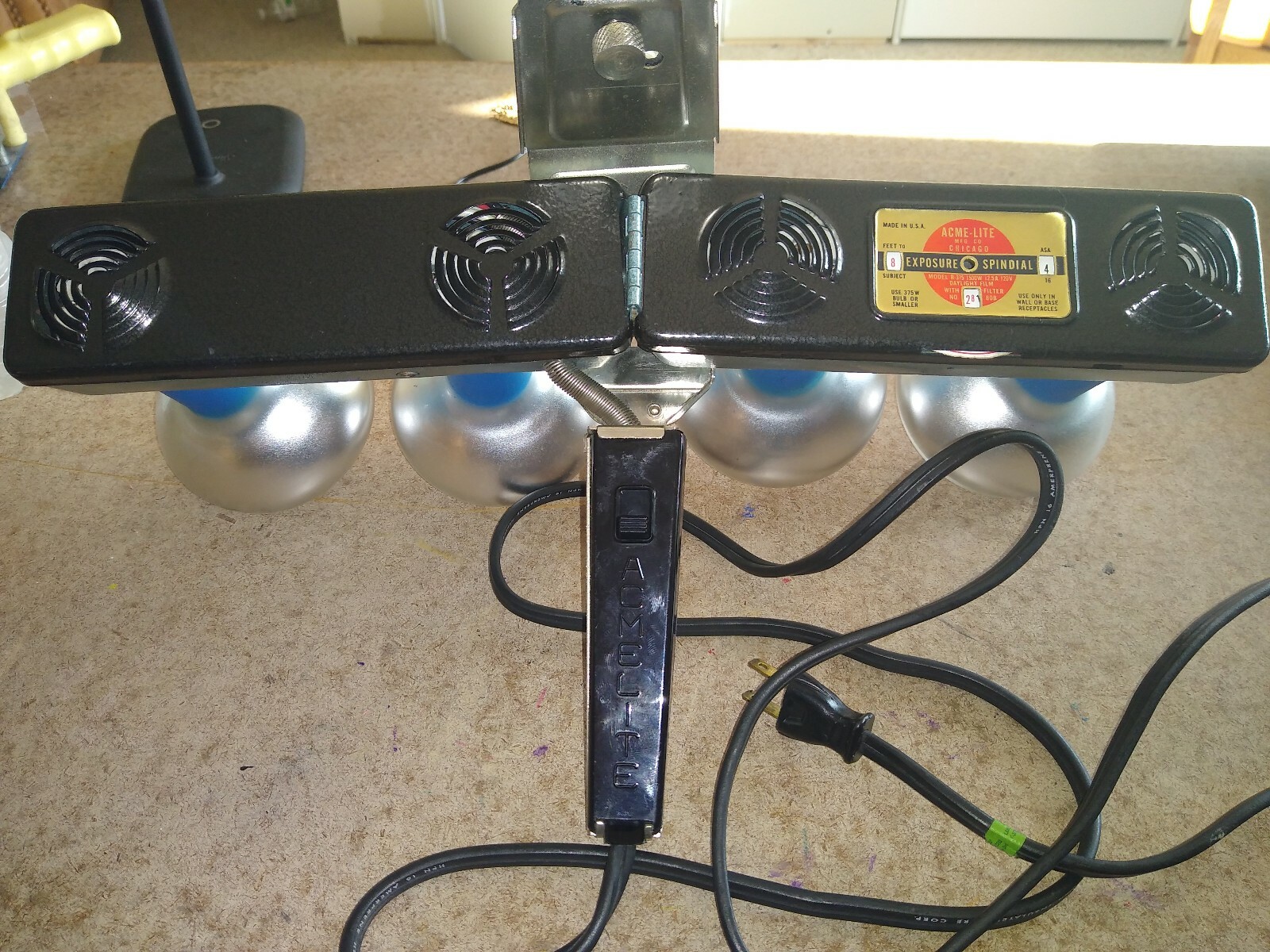 Vintage ACME Mov-E-Lite Light Bar With Hard Case