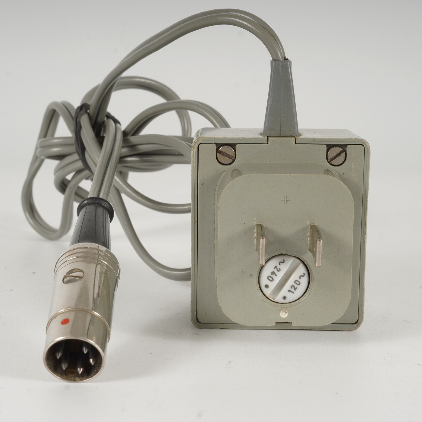 Hasselblad F80 Battery Charger – Missing Cradle, UNTESTED