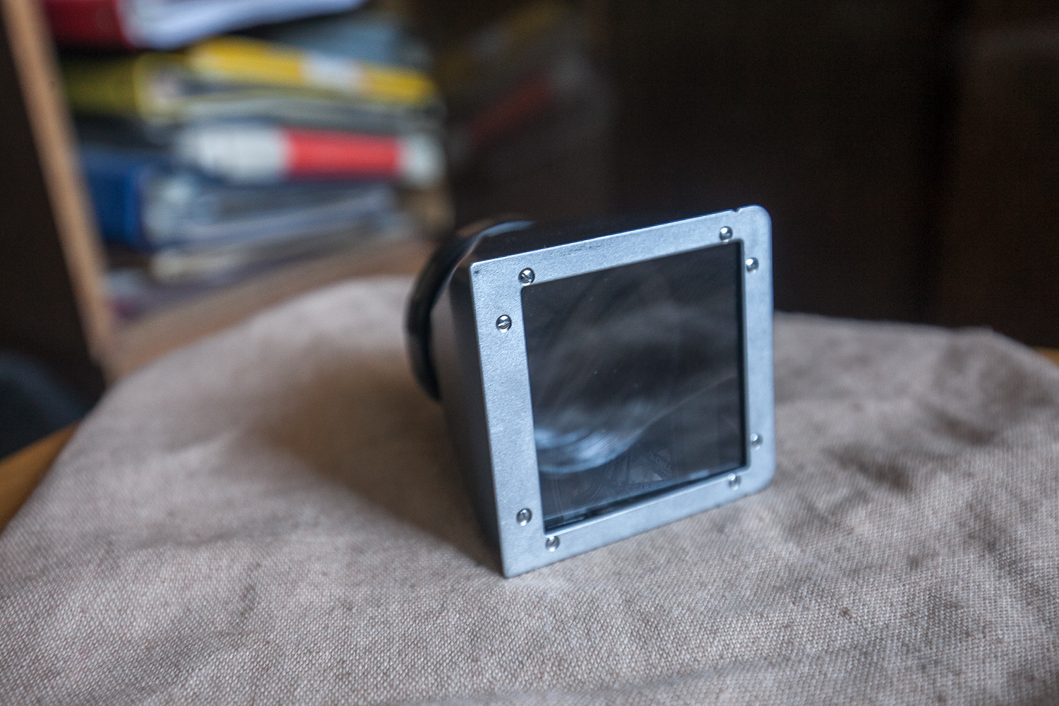 Magnifying Hood Finder with fucusing screen for Salut Kiev 88 Hasselblad