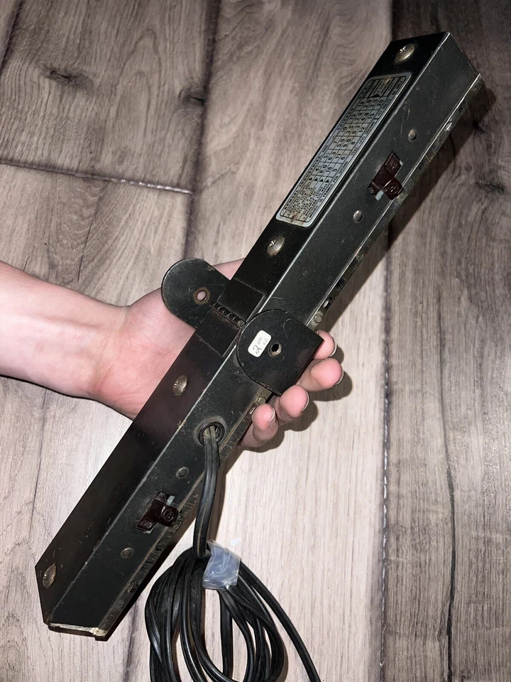 Remsel Industries, Inc. Chicago 4 Socket Photo Light Bar