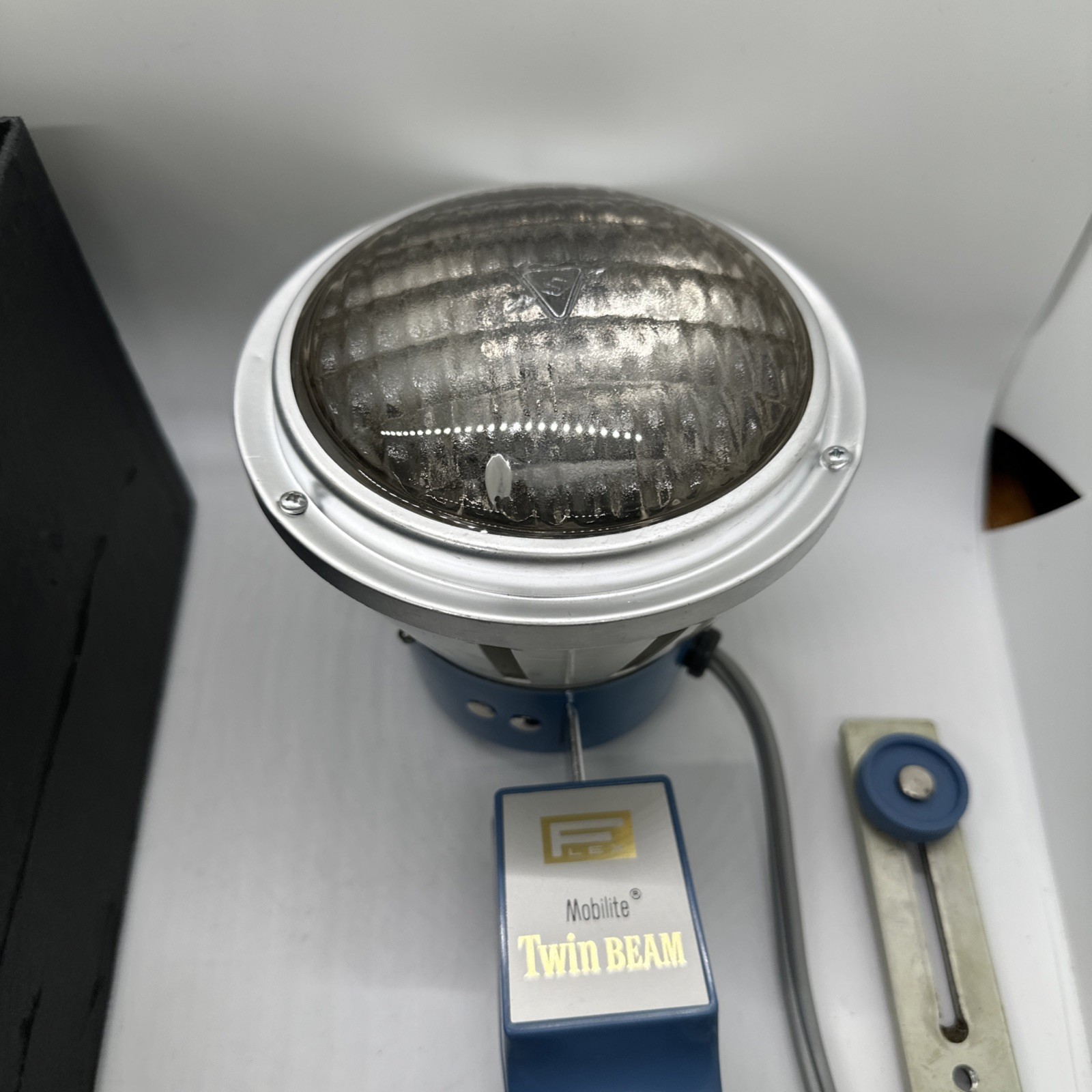 Vintage Mobilite Twin Beam Tilt Spot And Flood Light 3400K Flex Electric Works