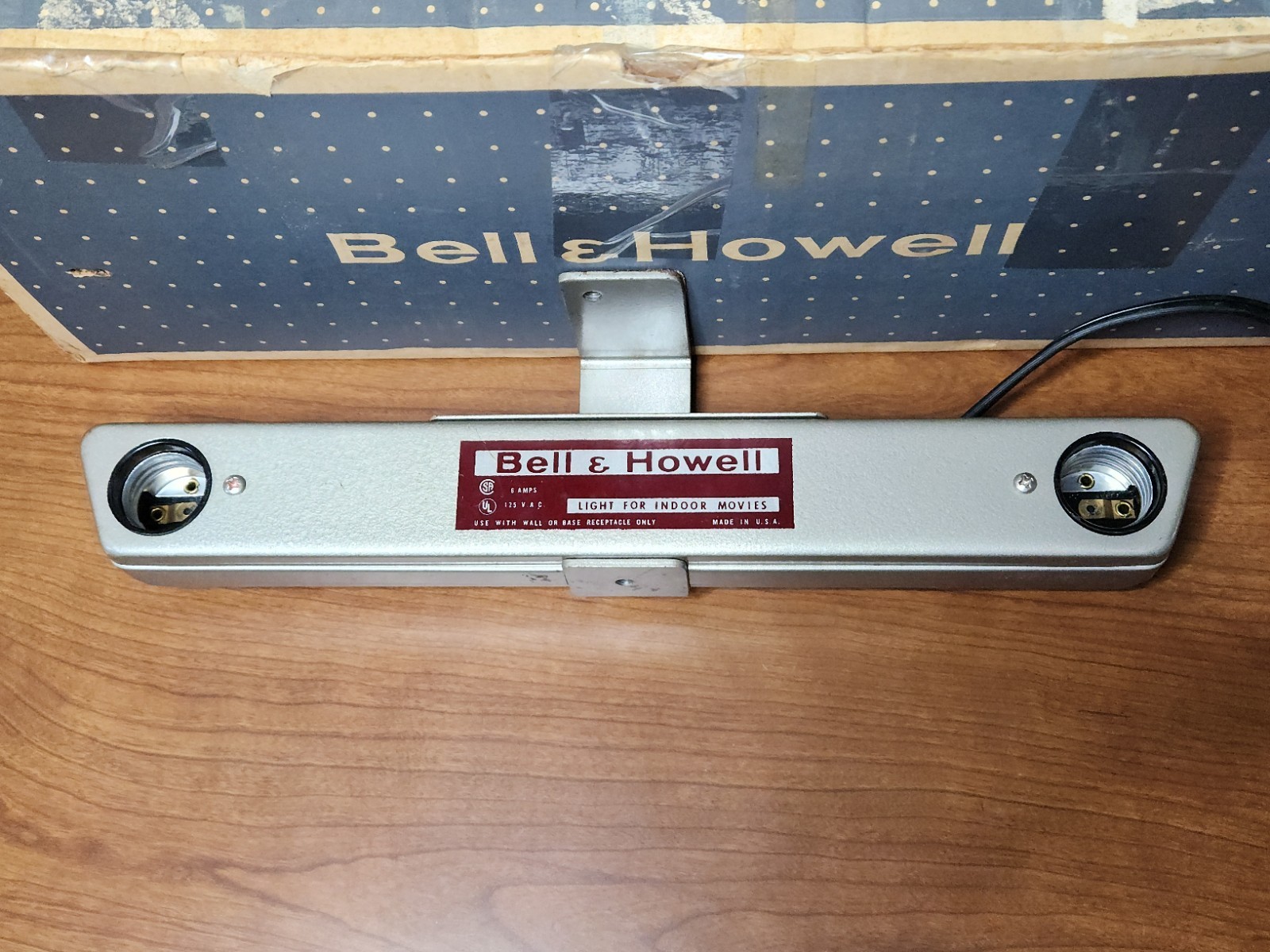 Vintage 1950s Bell & Howell Model #35968 2 Lamp Indoor Light Bar W/ Box Tested