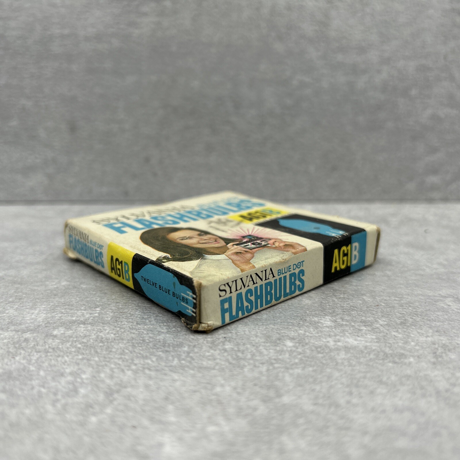 Vintage Sylvania Blue Dot Flashbulbs AG1B Old Stock 11 Bulbs