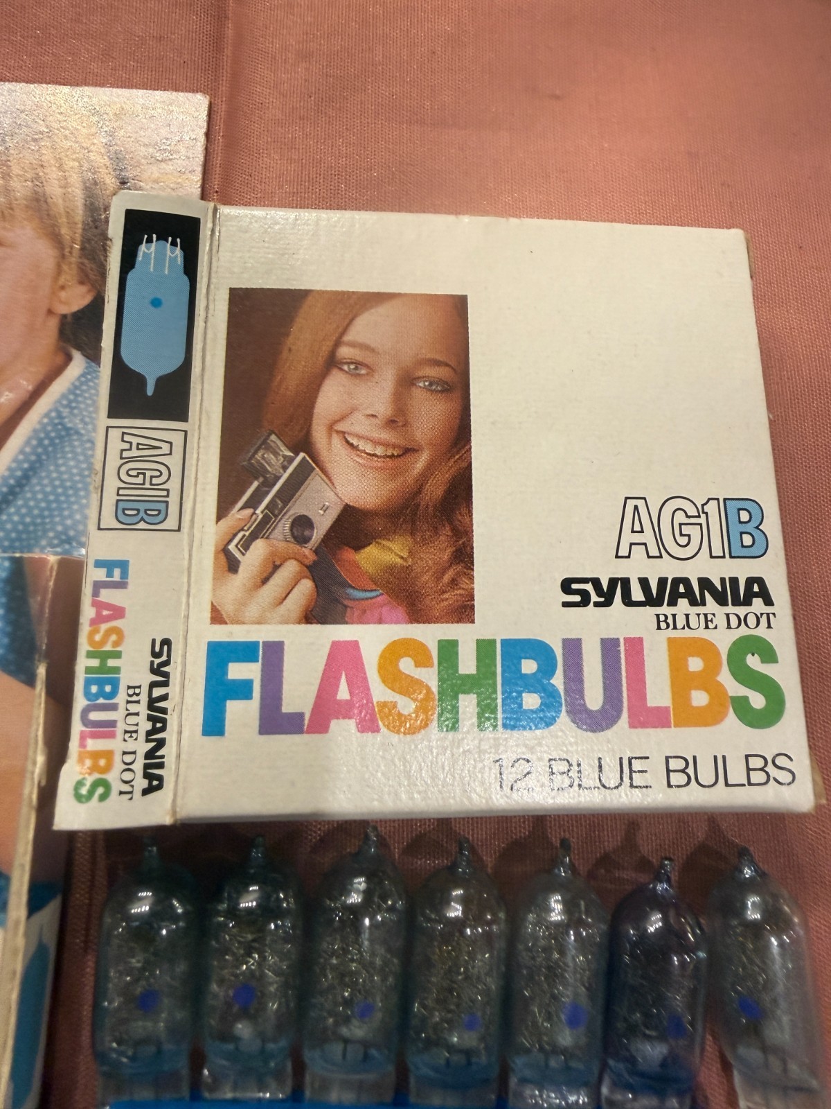 Vintage Sylvania Blue Dot Flashbulbs AG1B Camera Bulbs (19) Bulbs 1 Full box